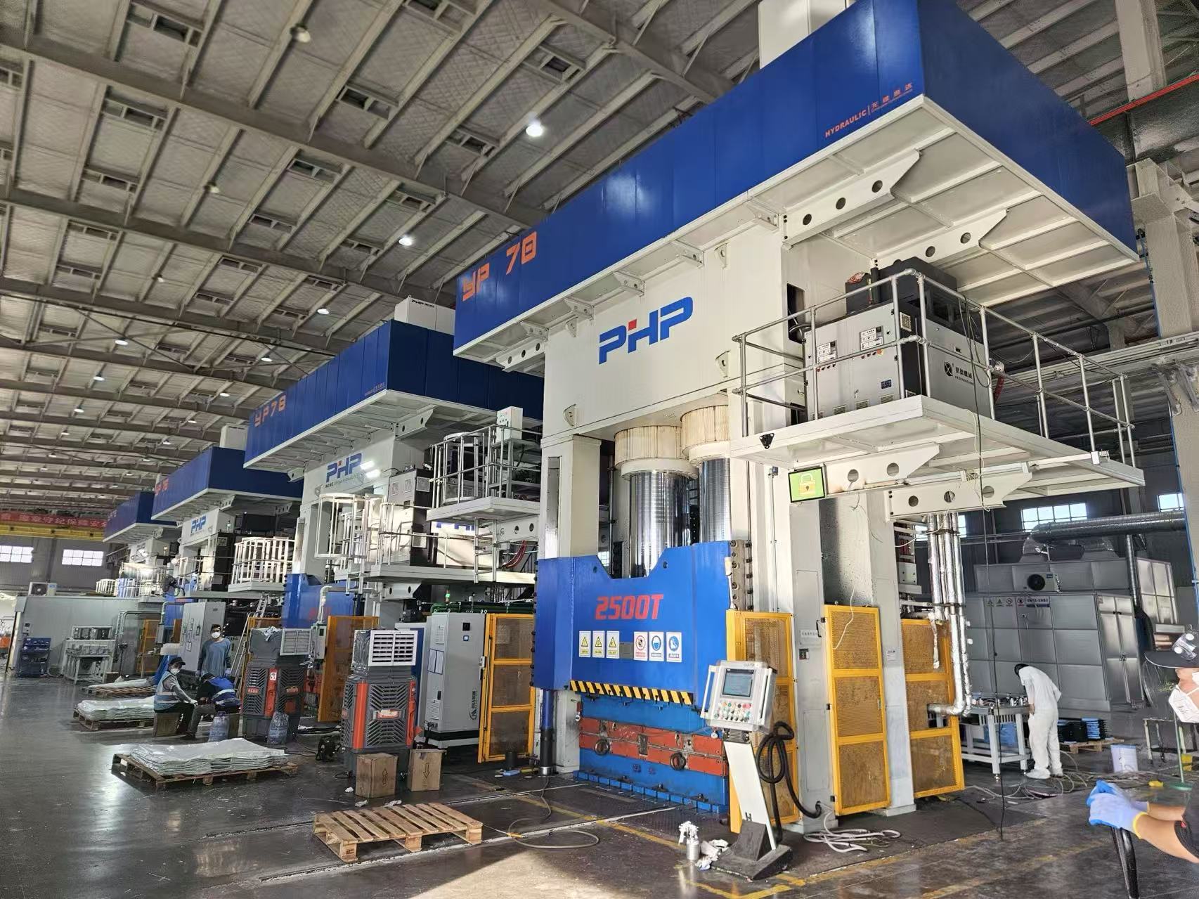 HP-RTM Servo Molding Press: Pokrok v přesnosti, efektivitě a automatizaci v moderní výrobě kompozitů